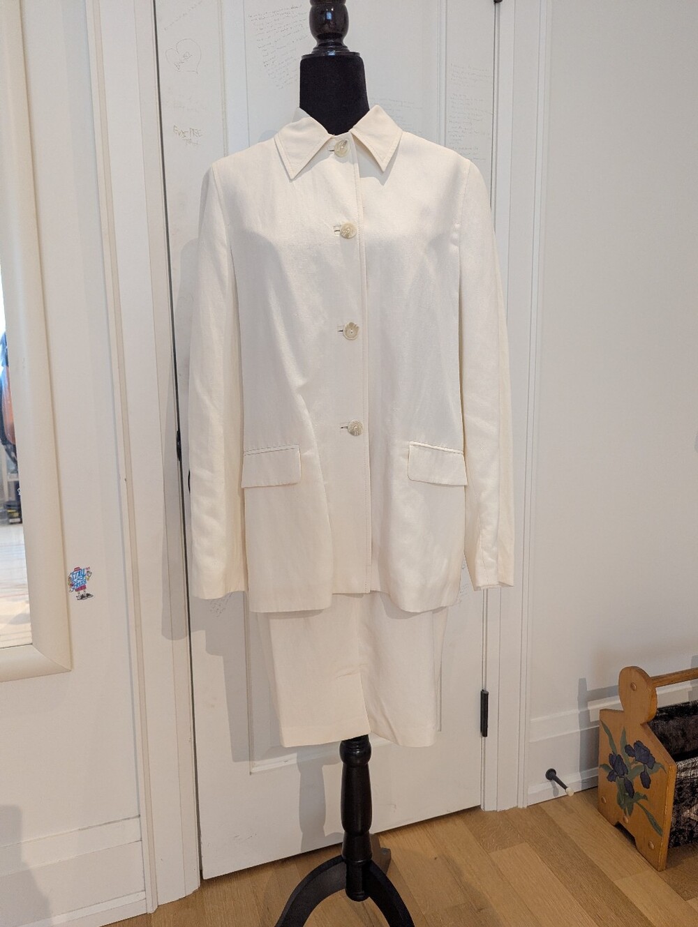 Votre Nom Paris White Linen Set